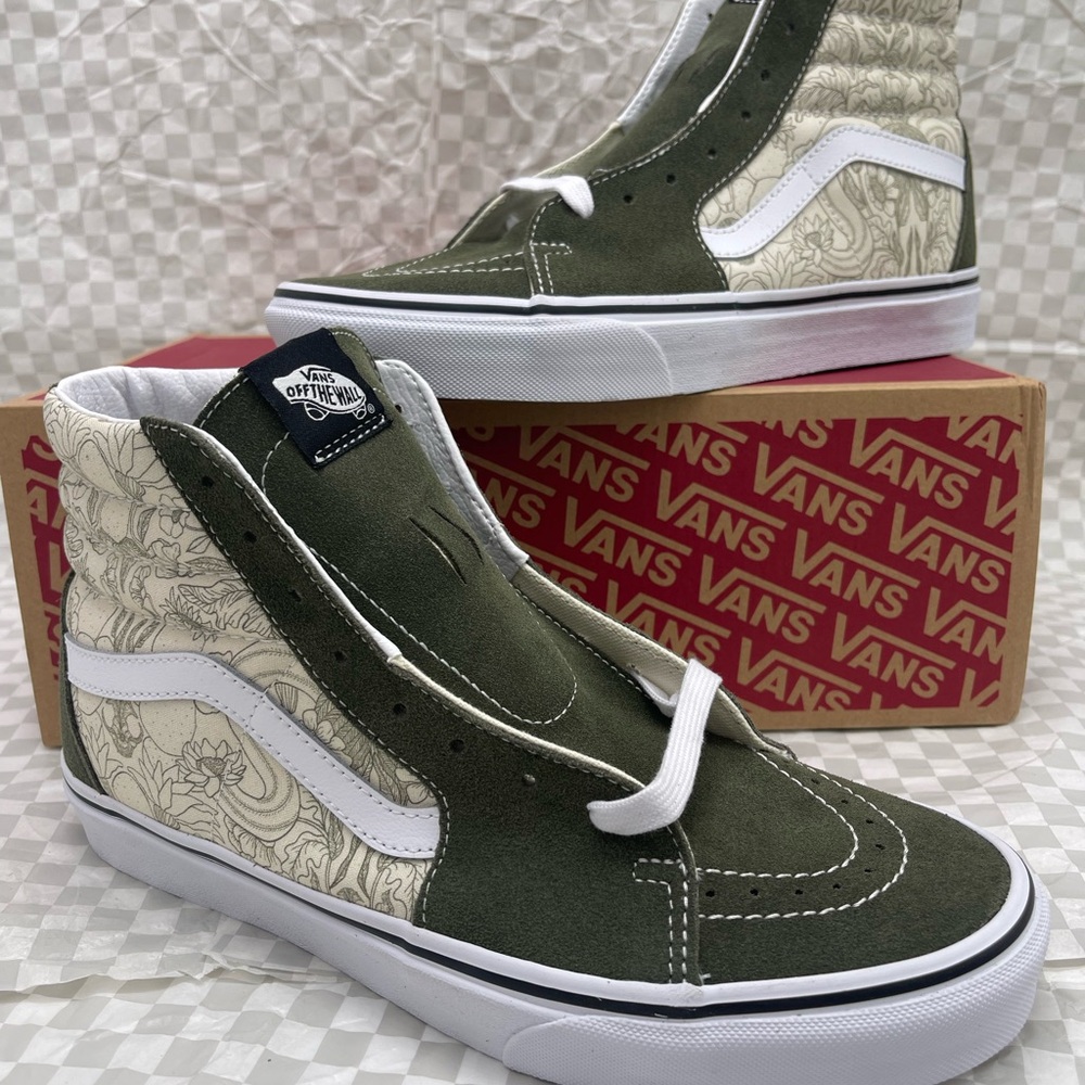 Vans Men’s Sk8-Hi
Desert Skulis Grape Leaf/ VN0A32QGRQV Sneakers - Picture 15 of 16